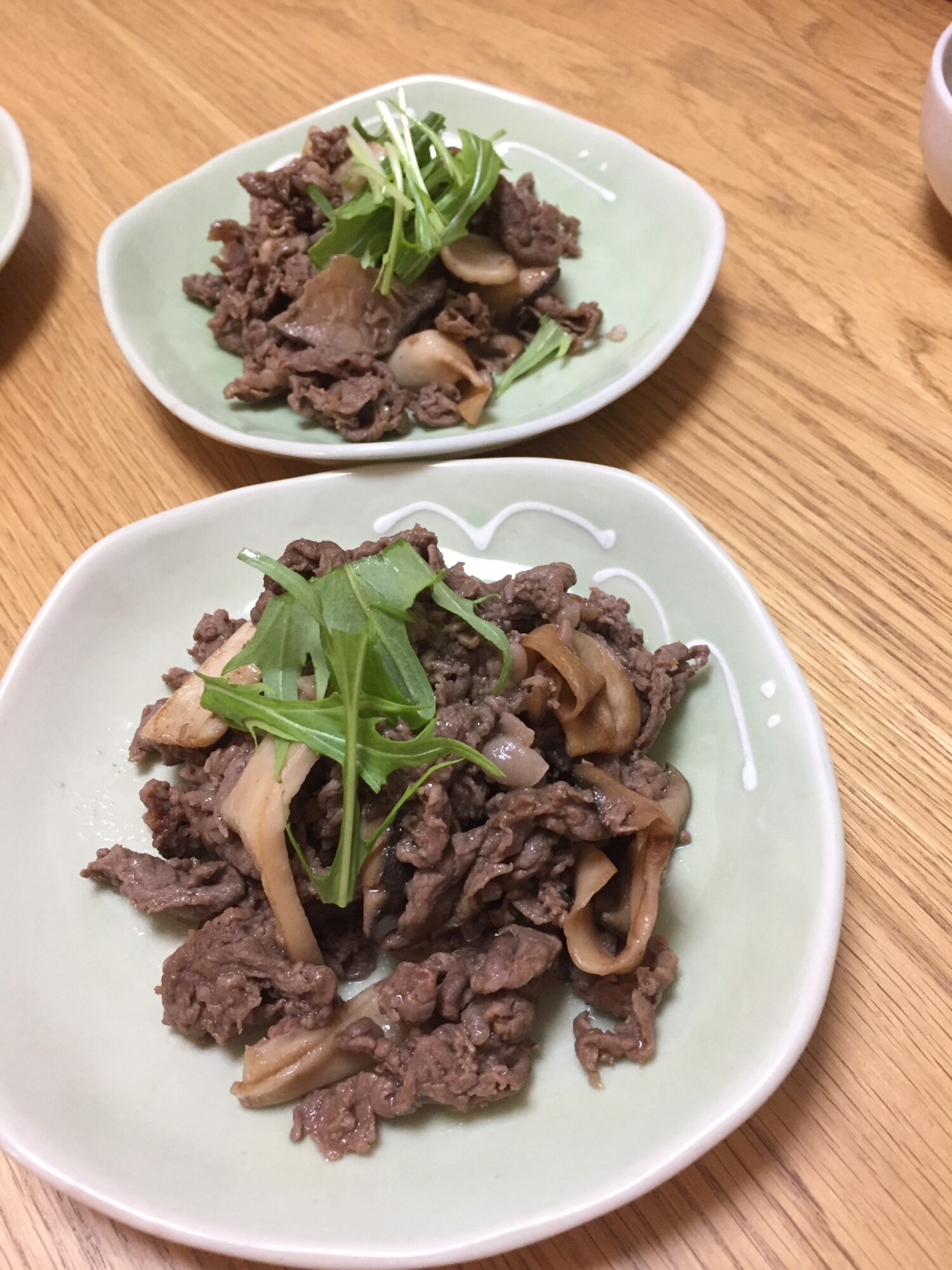 牛肉とエリンギのオイスターソース炒めの献立 副菜：かぼちゃとれんこん の揚げ浸し、汁物：丸鶏がらスープ餃子 献立・メニュー 味の素パーク たべる楽しさを、もっと