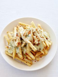 あの大人気メニューが大復活！！！○フレンチフライ with チーズソース 1,309円 税込大人気メニューが完全復活✨️外サックリ中しっとり！ 絶妙な食感のフレンチフライをとろけるチェダーチーズで仕上げました🧀redlobsterレッドロブスターロブスター