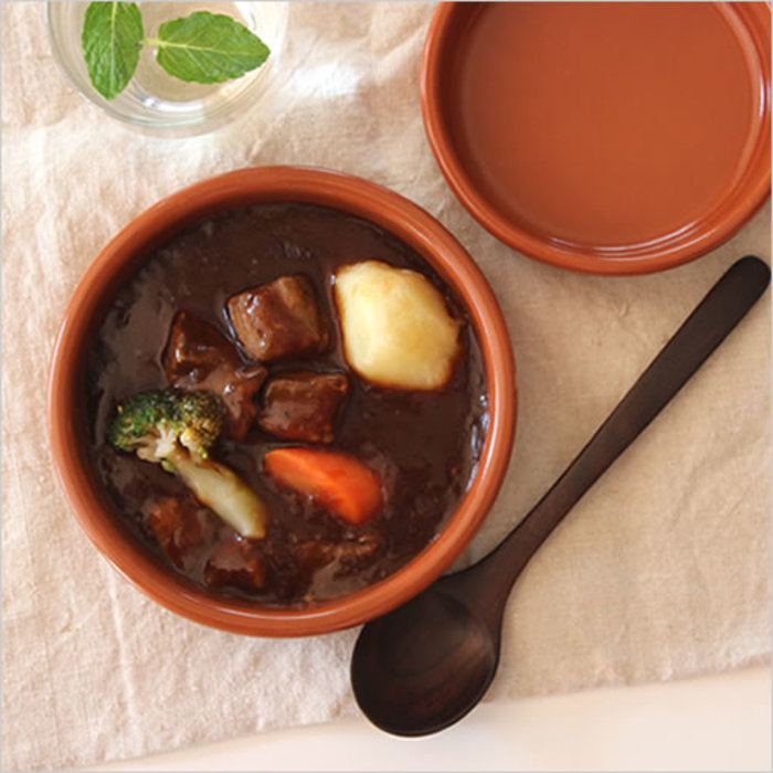 結局、旦那はﾗｽﾄまでいるのか？ 昼のスープに鶏もも入れて クリームシチュー😃 帰宅待たずにお先🥄 10分後、 シチューおかわりしちゃった😋