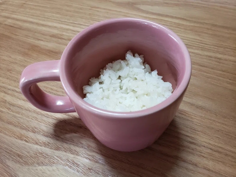 面倒な週末の朝！栄養たっぷりの5分完成「マグカップ飯」