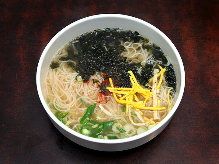 Qoo10 Presents「ドラマ観ながら、なに食べよ？」＃2 キムチラーメン よしミチ姉弟も箸が止まらない！eBayJapan合同会社のプレスリリース