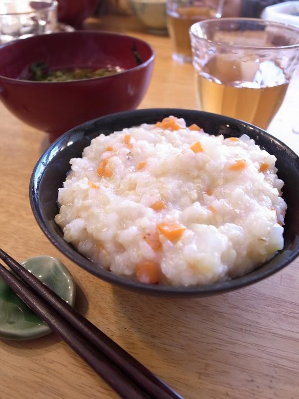 離乳食 豆腐と野菜のお味噌汁 おかゆ にんじん 錦糸卵 sayaSnapdish スナップディッシュID:WuPnSa