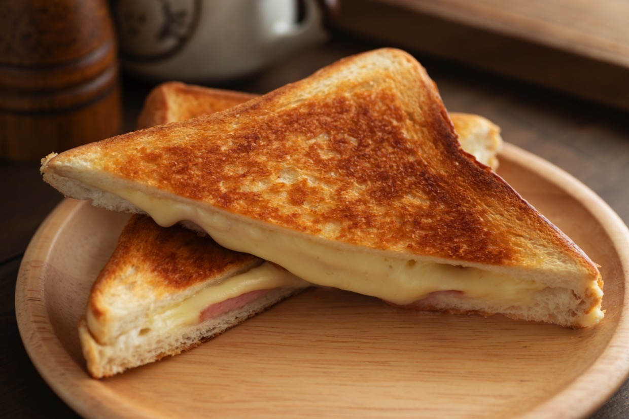 まんぷくホットサンドレシピ ツナホットサンドコーン入り 朝ごはんにもお昼ごはんにも最適な、子供も大人も大好きな簡単過ぎるレシピです