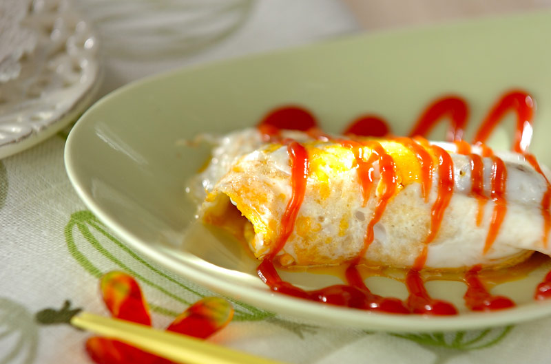 朝ごはん ＊いつものたまご焼き ＊ウインナー ＊骨無し鮭 ＊きゅうりのからし漬け＆梅干し ＊ごはん＆味噌汁 骨無しの鮭で助かっちゃう朝ごはんサイズ感もちょうど良い🫶 鮭は楽天roomに載せてます✨ 皿が曲がってるのが気になる朝ごはん朝食献立毎日の献立