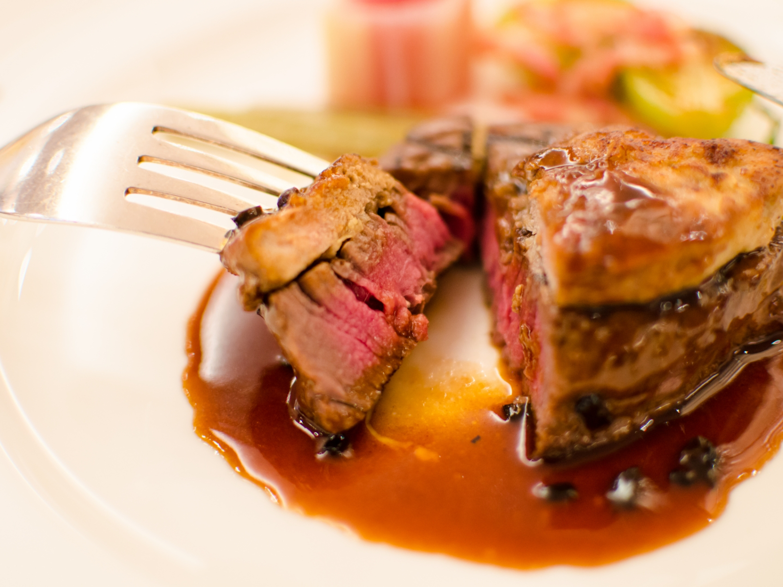 プロ 牛ヒレ肉とフォアグラのロッシーニ。高級。神ってる