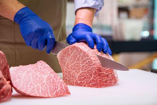 和牛の最高峰「宮崎牛」を“一頭買い”！最上級A5ランクをどこよりも衝撃価格で！ 福岡の行列ができる精肉店「あんずお肉の工場直売所」が東京初出店1月29日 金 「勝どき店」グランドオープン！- イベントサーチ