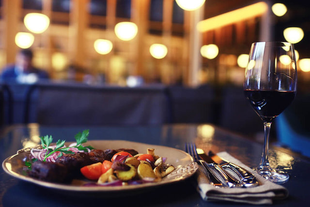 御殿場アウトレット ITADAKI TERRACEのハイレベル鯛ラーメン!牛丼も飲み物です