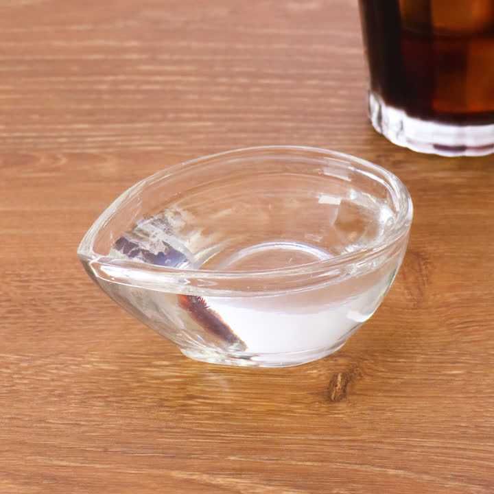 ホットにガムシロはNG！な理由. 寒くなってきて、お家でも、ホットドリンク飲む機会増えましたか？ 夏にアイスコーヒーに使ってたガムシロップが余ってて、ホットコーヒーやホットティーに、 入れる人、いませんか？？？ ああああああーーーーーー！ コーヒーをお