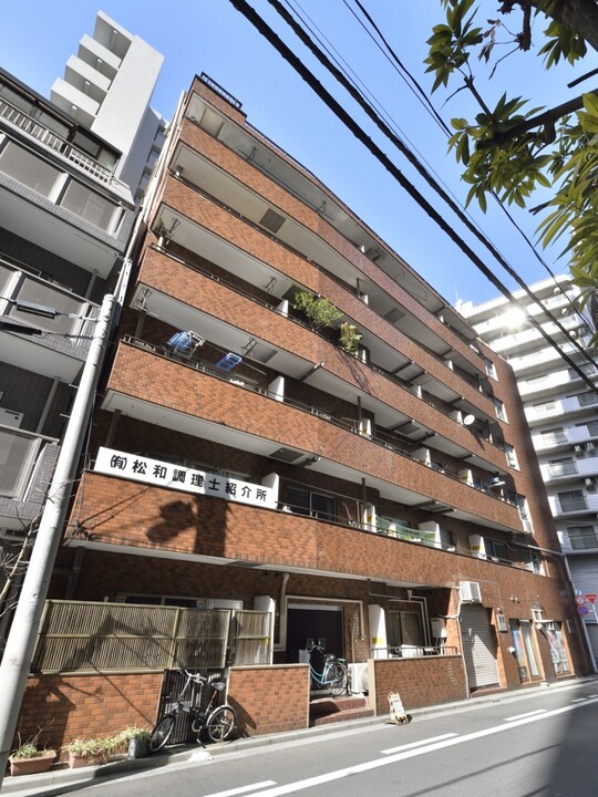 神社1階になぜか居酒屋が――混沌と猥雑の迷宮街「鶯谷」をゆく【連載】東京色街探訪（5） | アーバンライフ東京