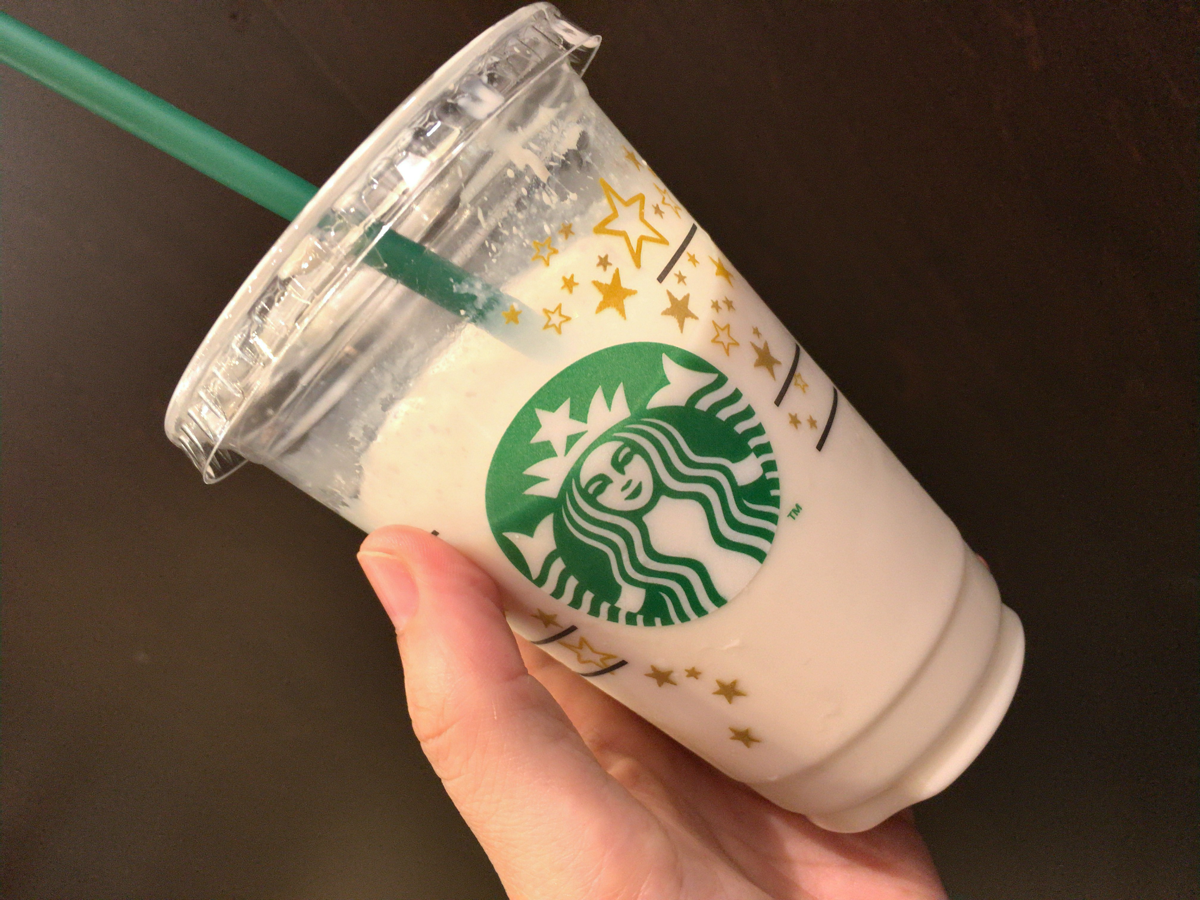 スタバのアーモンドミルクを使った人気カスタム5選!カロリーも紹介aumo アウモ