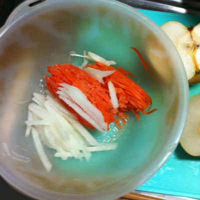 朝鮮漬け”や 如何に！？？ “牡蠣お好み焼き”には 柚子大根も！幸せと健康へのライフスタイル～８８歳まで現役で歌い続けるために