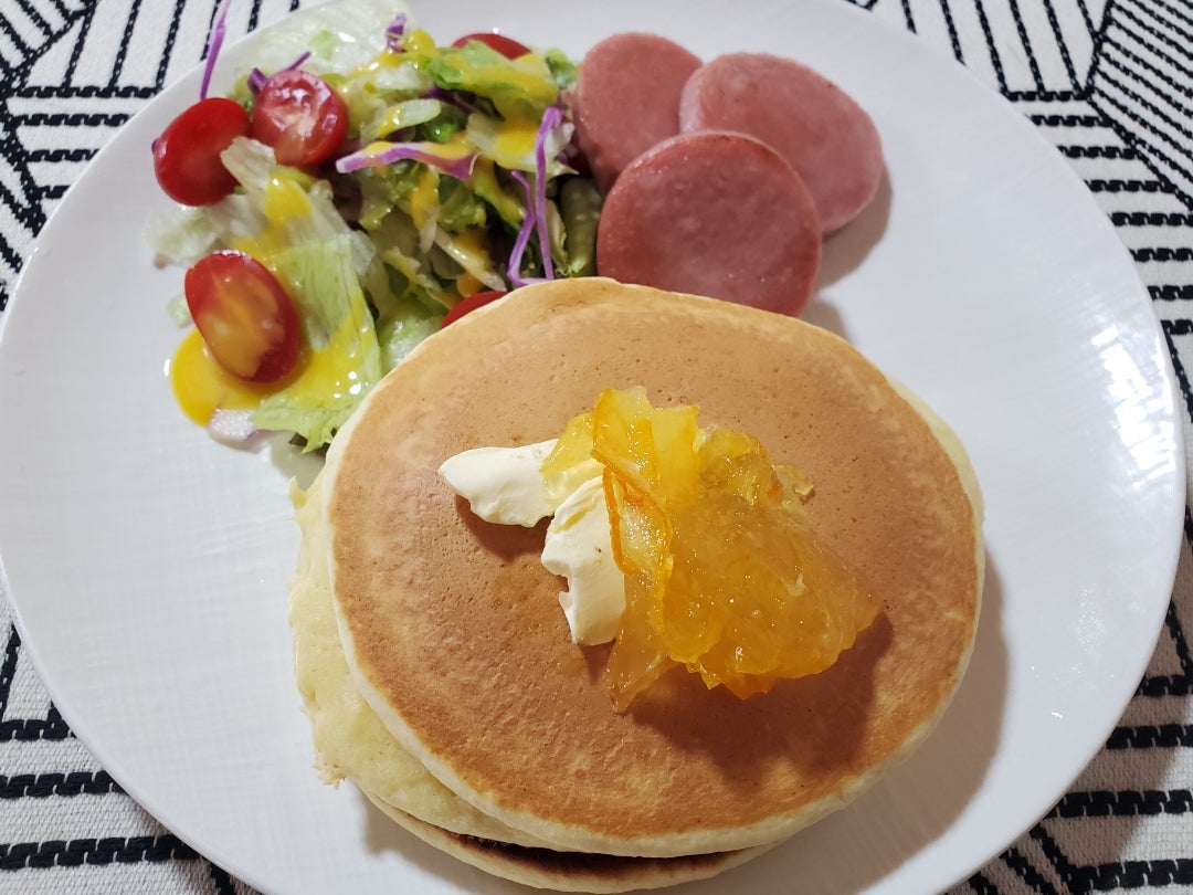 緑溢れる店内で彩り鮮やかな, ワンプレートランチが楽しめるBEN'S MORNING CAFE🍃,※ランチタイム11:45からご利用いただけます🍽️✨, ★国産小麦のパンケーキプレート‥1880yen,ドリンク付き ,生ハムorスモークサーモンのサラダをお選びいただけます!, ランチメニューは全10種類!📖✨, 皆さまのご来店心よりお待ちしております!,