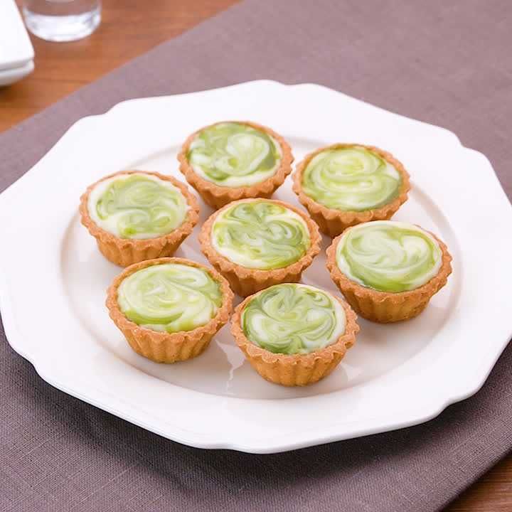 抹茶に引き続き生チョコタルト450円 税込 販売しております。 暫くはどちらも毎日販売予定です。 よろしくお願いいたします。ろれりらrorerira生チョコタルトチョコタルト抹茶タルト抹茶スイーツタルト専門店フルーツタルト日向市宮崎カフェ