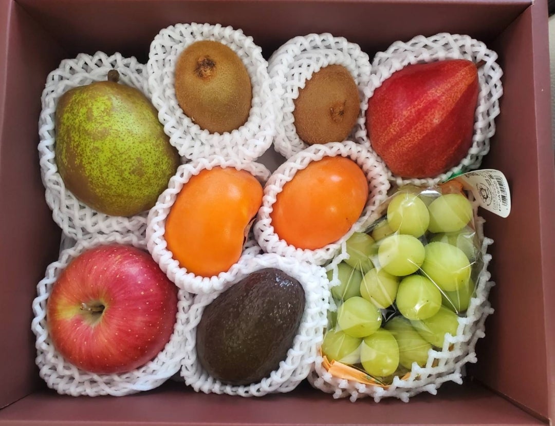 フルーツ ギフト くだもの 果物 詰め合わせ お祝 内祝い お見舞い 盛り合わせ季節の フルーツバスケット メロン入り: 愛の果実 - 通販- Yahoo!ショッピング