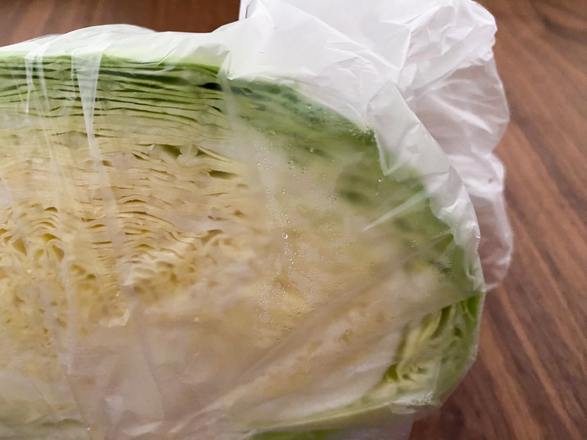 長持ちのコツ☆半分キャベツの冷蔵庫保存