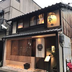 ガード下にあるラーメン屋はガード下感はゼロでとてもオシャレな外観と店内、女性に大人気です!「箸とレンゲ」阿佐ヶ谷二朗のB級グルメ日記