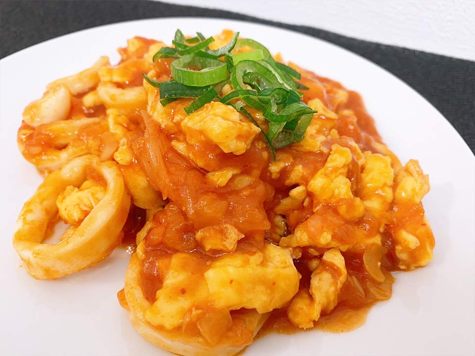 初冬の岩場に繰り広げられるひたむきな父性本能 ～アイナメの卵保護 ～ - 生きもの歳時記バイオウェザーサービス