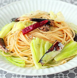 オイルサーディンと春キャベツのパスタ puniSnapdish スナップディッシュID:OKDO8a