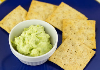 アボカドとクリームチーズの土佐和え