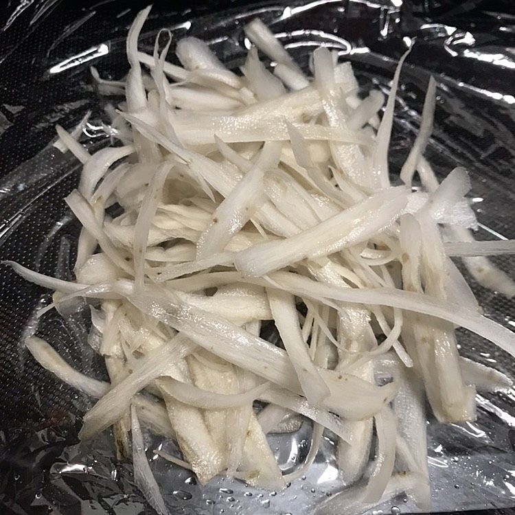 ごぼうの冷凍保存 食感変わらず1ヵ月もつ！野菜ソムリエの簡単テクほほえみごはん-冷凍で食を豊かに-ニチレイフーズ