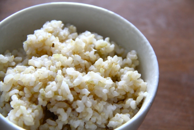 お正月は玄米餅に挑戦！「マンゲツモチ」で作るふわとろ玄米餅結わえるオンラインストア本店 寝かせ玄米公式販売