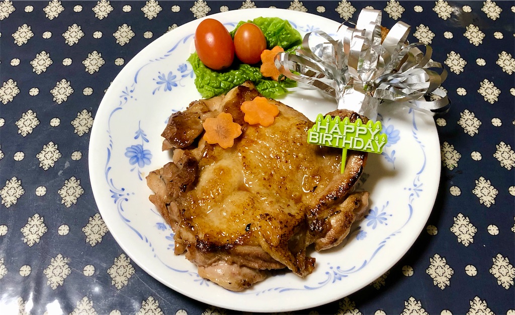 キャンプ飯の定番！ダッチオーブンで作るみんなが喜ぶ「丸鶏ローストチキン」キャンプと遊び CampTo遊 キャンユー