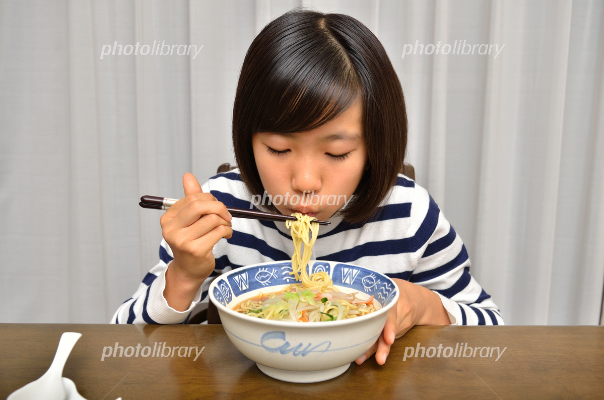 美味しそうなラーメンの写真素材FYI07704810ストックフォトの Qlean Market キュリンマーケット