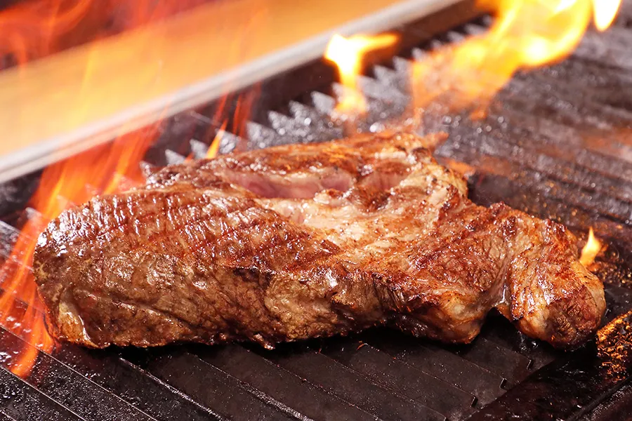 新宿でおすすめの肉ランチ12選！おしゃれな肉バルや高級和牛のお店などはらへり