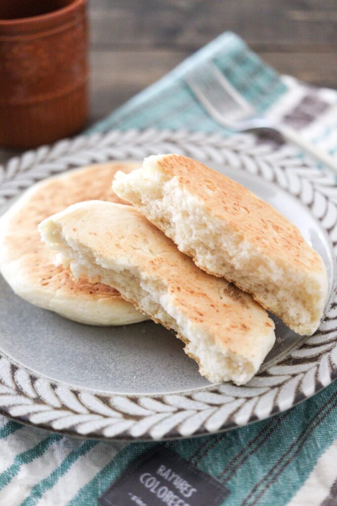 チョコプロテイン米粉蒸しパン⭐️ こんにちは❣️ 先日おやつに作った蒸しパン、プロテイン入りで栄養プラス😆 美味しかったー❣️ オススメです♪レシピ☆ 万能カップ7個分 米粉 小麦粉60g チョコプロテイン 60g 砂糖 60g ベーキングパウダー 小さじ1 豆乳 牛乳60