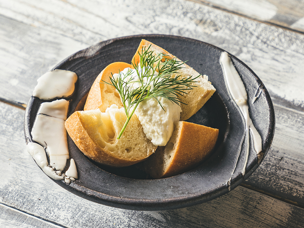 フロマージュブランのくるみ添え