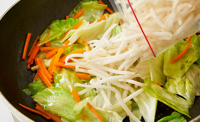 野菜炒めの味付けバリエーション！家庭調味料で簡単！ほほえみごはん-冷凍で食を豊かに-ニチレイフーズ