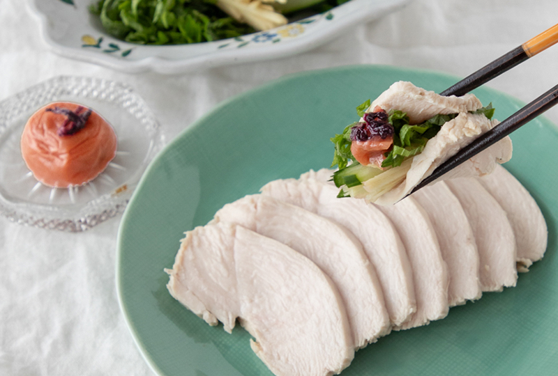 鶏むね肉 がぷるっぷる！さっぱり美味しい「梅ポン酢だれの水晶鶏」レシピサイトNadia