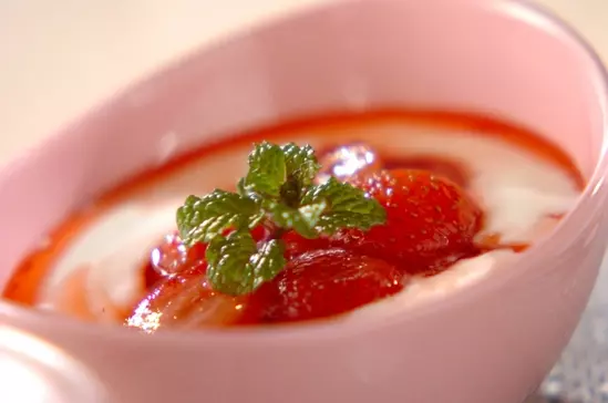 苺のコンポート タルト ケーキ選べるサイズ：4号 1～2人分 、5号 4～6人分 、6号 6～8人分選べる付属品：バースデー飾り、クリスマス飾り、 誕生日ケーキ 誕生日 タルト ホールケーキ ケーキ 苺 苺ケーキ お祝い 記念日 サプライズ 宅配冷凍ケーキ