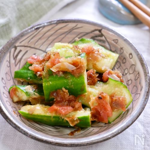 すぐできる簡単副菜♪ たたききゅうりの梅おかかあえのレシピ動画・作り方デリッシュキッチン