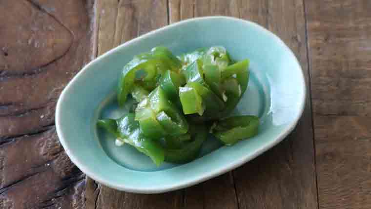 ヘルシー和食の♪ピーマンと玉葱のさっぱり梅ポンおかか和え😋