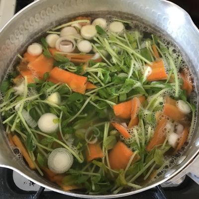 めちゃ安♡簡単スープ『豆苗のとろたま中華スープ』