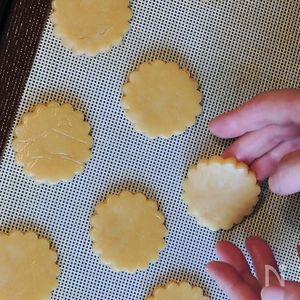 複雑な型にも安心♪ アーモンドパウダーなしの型抜きクッキー生地