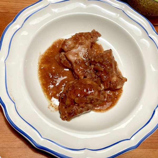 鶏肉の赤ワイン煮込み