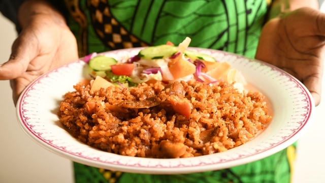 名古屋いいとこだよ、めっちゃ好き」 食堂の名物おかみ、実はガンビア総領事 Yahoo!ニュース オリジナル 特集