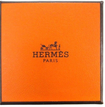 ふんわり柔らかな印象に♡「ペールアプリコット」ってどんな色？ 意外と知らないファッション用語- CanCam.jp キャンキャン