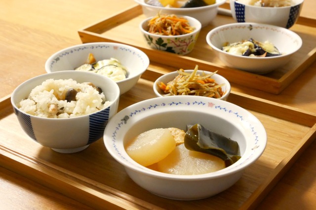 炊き込みご飯に合うおすすめおかず35選！今夜は何にしよう 迷ったらコレで解決！暮らしニスタ