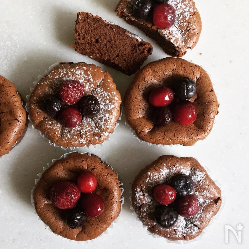 生チョコもマカロンもトッピング！チョコ尽くしなガトーショコラクリスマス 4号 クリスマス2025 sweets cafe Halu.スイーツカフェハルCake.jp