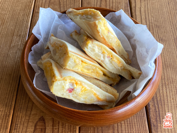 ホットサンド じゃがハムチーズを食パンで挟んじゃいました 簡単キャンプ飯- 川クック