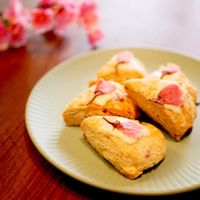 ふんわり春の香り*「桜の塩漬け」を使った春らんまん♪和洋スイーツレシピ 2ページ目キナリノ