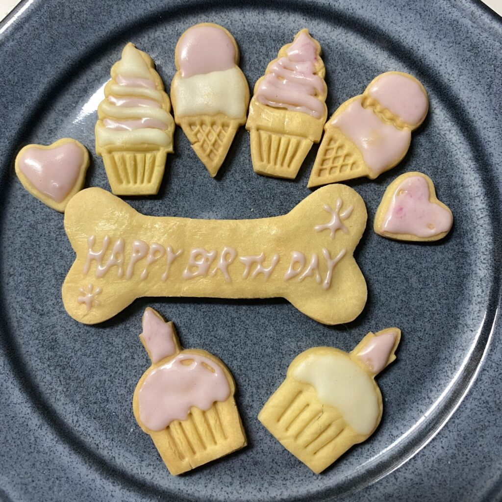 北海道 アニマルクッキー 8種 各3枚 手作り クッキー 焼き菓子 詰め合わせ かわいい 菓子 おかし おやつ スイーツ パンダ ねずみ さる かえるうさぎ ぶた くま ねこ プレゼント ギフト 土産 お取り寄せ Sugar Palette 送料無料 倶知安クチコミで探すならふるさと納税