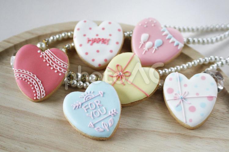 ハートのバレンタインアイシングクッキーの写真素材FYI01499158ストックフォトの Qlean Market キュリンマーケット