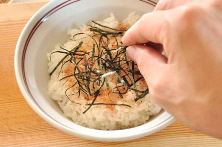 5分で完成！簡単しらす丼のレシピ：白ごはん.com