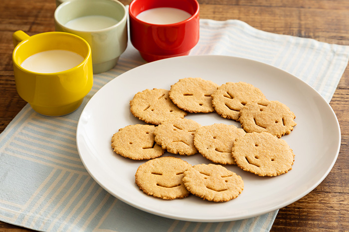 簡単お菓子レシピ I みんなのおかしレシピ詳細はこちら👇誰でも簡単に作れるスイーツレシピを紹介している、みんなのおかしです。@minnano_oka4←他の投稿はこちらホットケーキミックスを使った簡単おやつレシピ4選🍪💗 どれも特別な材料は一切使わずに