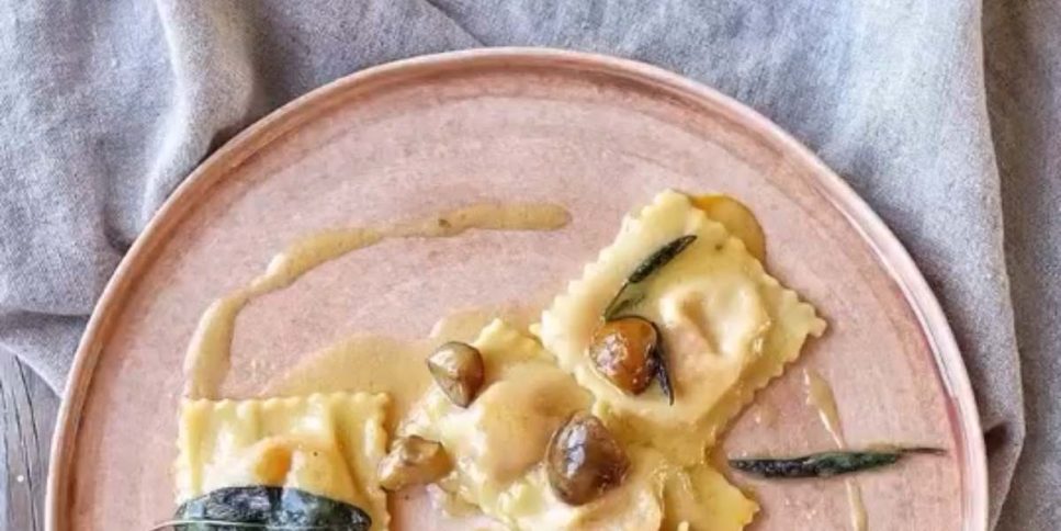 クッキーを盛り付けた皿の写真・画像素材-Snapmart スナップマート