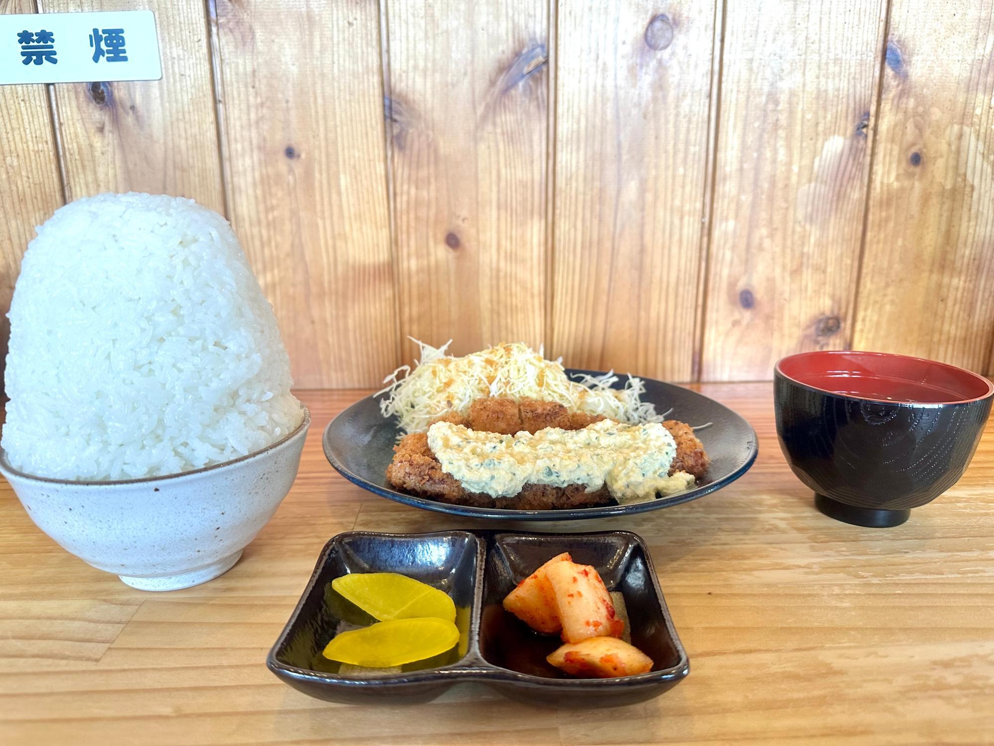 お肉がメインのおかずと無料でマンガ盛りにできるごはんに大満足 蔵本食堂 徳島市startt徳島の話題PICKUPニュース徳島新聞デジタル